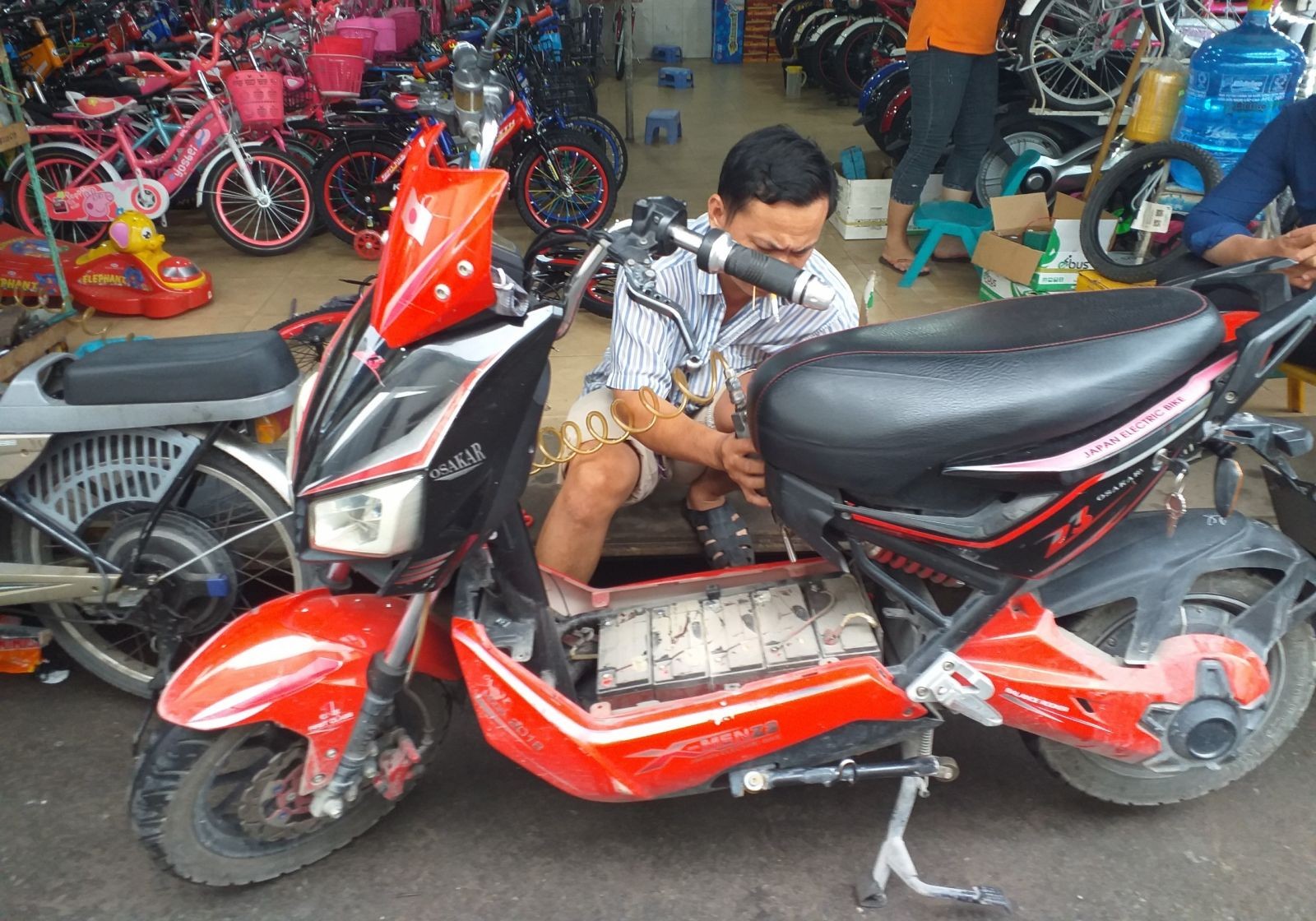 Hướng dẫn tự sửa chữa xe máy điện nhanh chóng