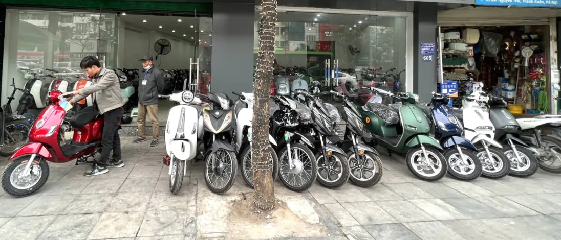 chúng tôi là cửa hàng có nhiều thợ giỏi sửa xe điện uy tín