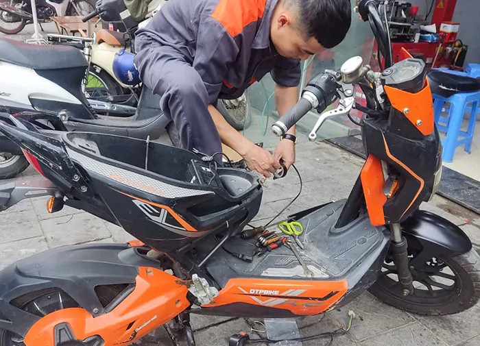 thợ sửa xe đạp điện và xe máy điện ở hoài đức